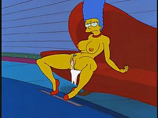 Marge는 모든 구멍에 그것을 얻습니다