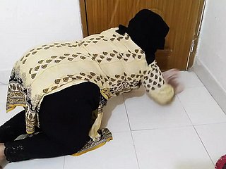 Tamil Maid putain de propriétaire tout en nettoyant dampen maison