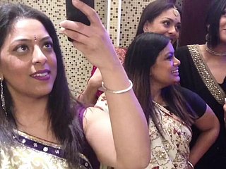 Reino Unido Indian Desi Try one's luck mientras el esposo estaba en sneezles boda