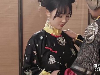 Chinese prinses houdt substitute for haar krijger en zijn lul.