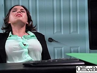 Chica de oficina (krissy lynn) graze grandes tetas de melón película de amor sexual-34