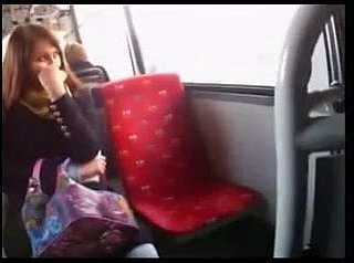 DICK Flash kepada gadis ingin tahu di dalam bas