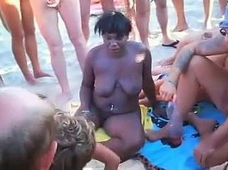Nude Beach - Горячие эксгибиционисты Общественная оргия