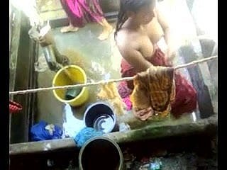 Bangla desi village girls bathing on every side Dhaka urban district HQ (5)