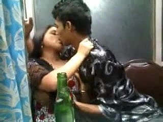 Индийский Дези сексуальная девушка в Churidar