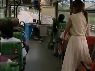 Tsukamoto dalam komuter bas molester